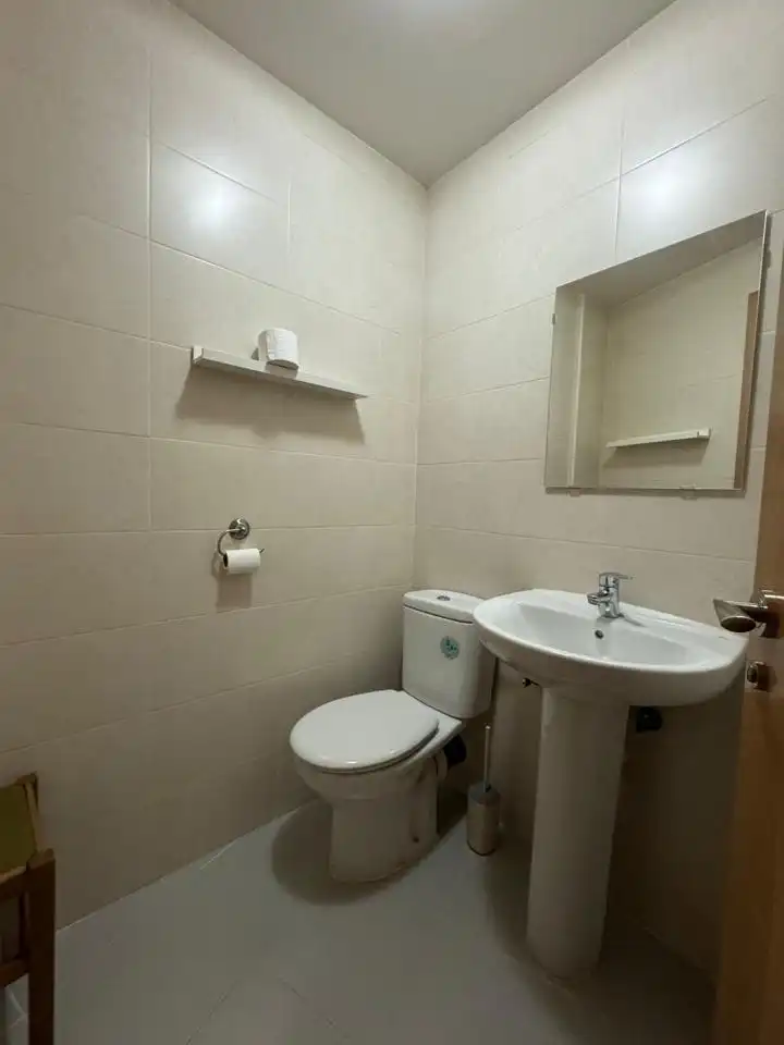 Baño de Dúplex en venta en Torrejón del Rey con Calefacción, Amueblado y Piscina comunitaria