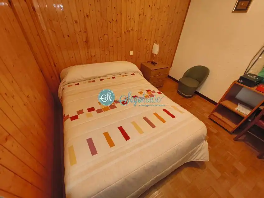 Bedroom of Flat for sale in Segovia  with Heating, Parquet flooring and Terrace