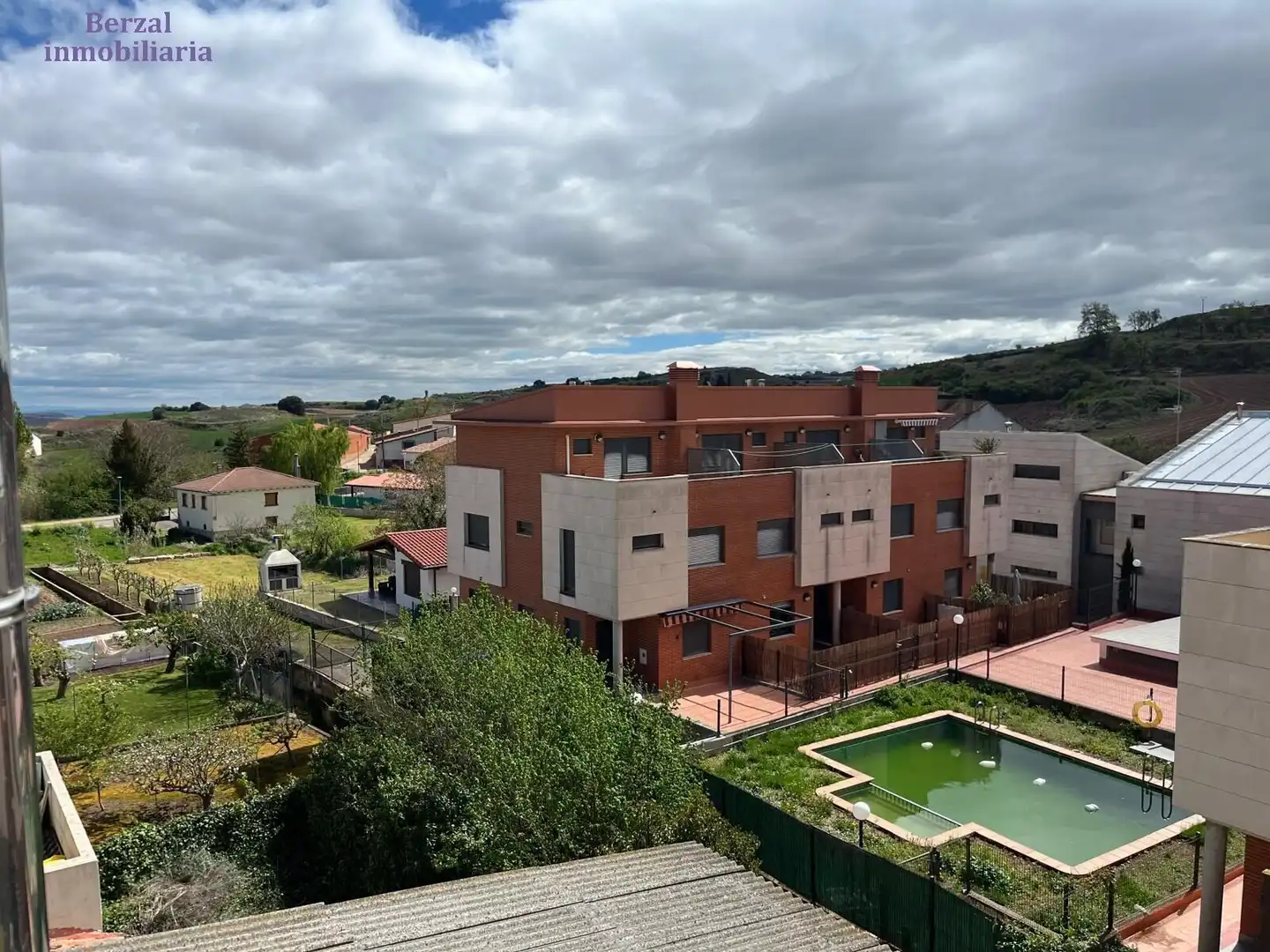 Vista exterior de Casa o xalet en venda en Ventosa amb Calefacció, Terrassa i Traster