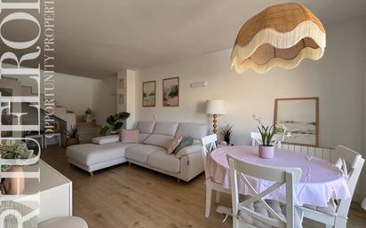 Living room of Duplex for sale in Arenys de Munt  with Air Conditioner, Heating and Parquet flooring