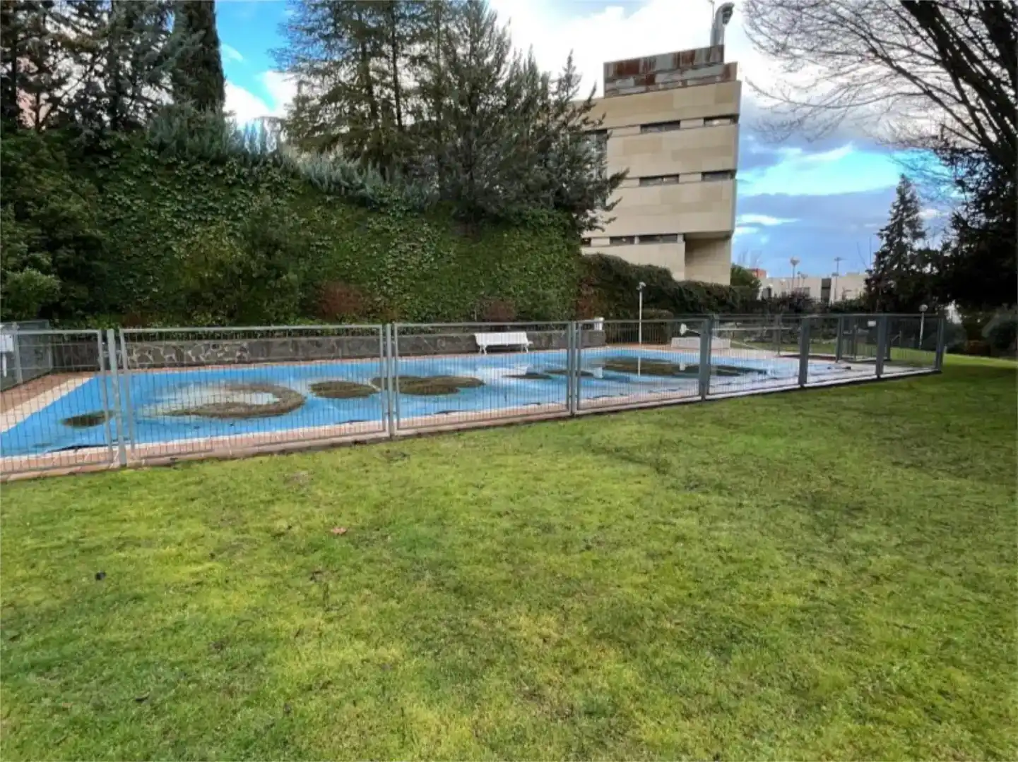 Piscina de Piso en venta en  Madrid Capital con Aire acondicionado, Piscina y Balcón