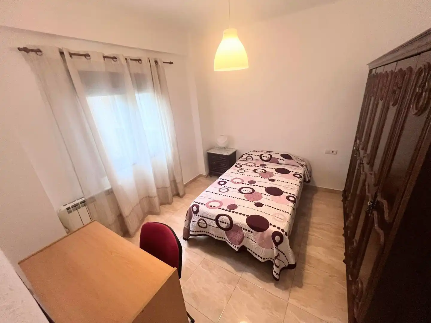 Appartamento con ascensore in affitto a Calle Doctor Fernando Escobar 4, imagen 3