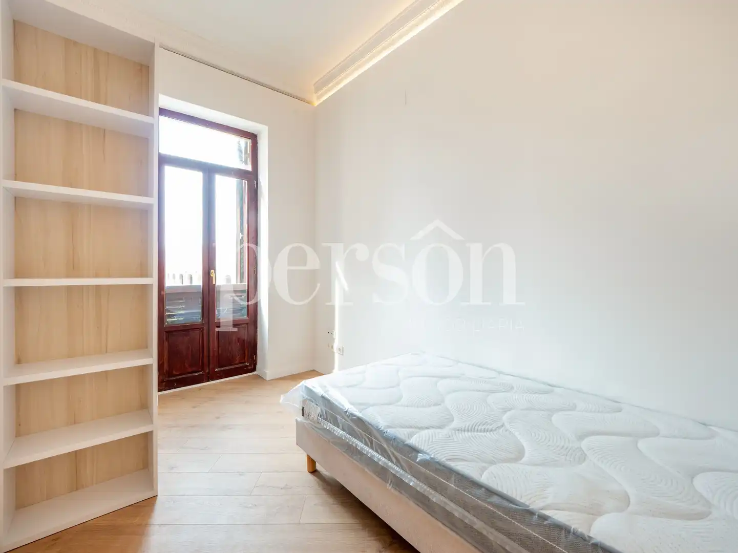 Bedroom of Flat for rent in Valencia  with Air Conditioner, Furnished and Balcony