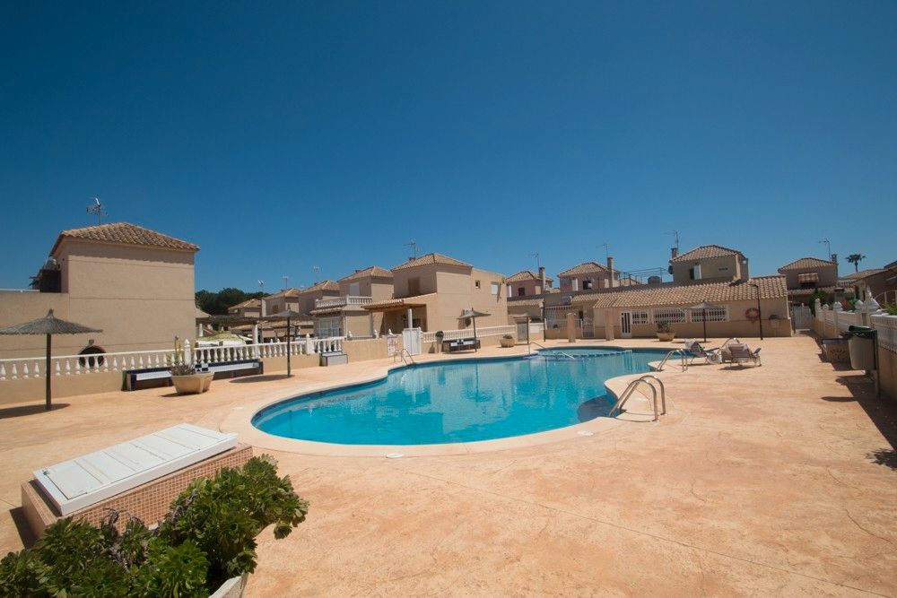 Piscina de Casa adosada en venda en Torrevieja amb Terrassa, Traster i Piscina