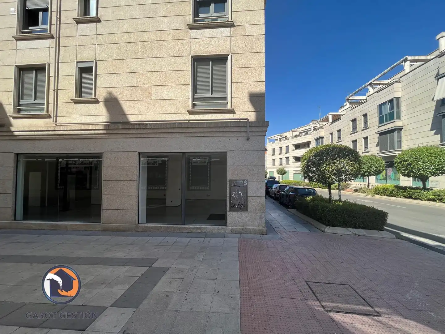 Exterior view of Commercial properties for sale in San Fernando de Henares  with Air Conditioner and Internet