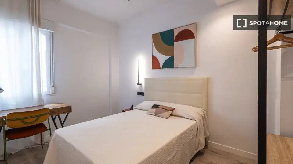 Habitación de Piso de alquiler en Valencia con Aire acondicionado, Calefacción y Amueblado