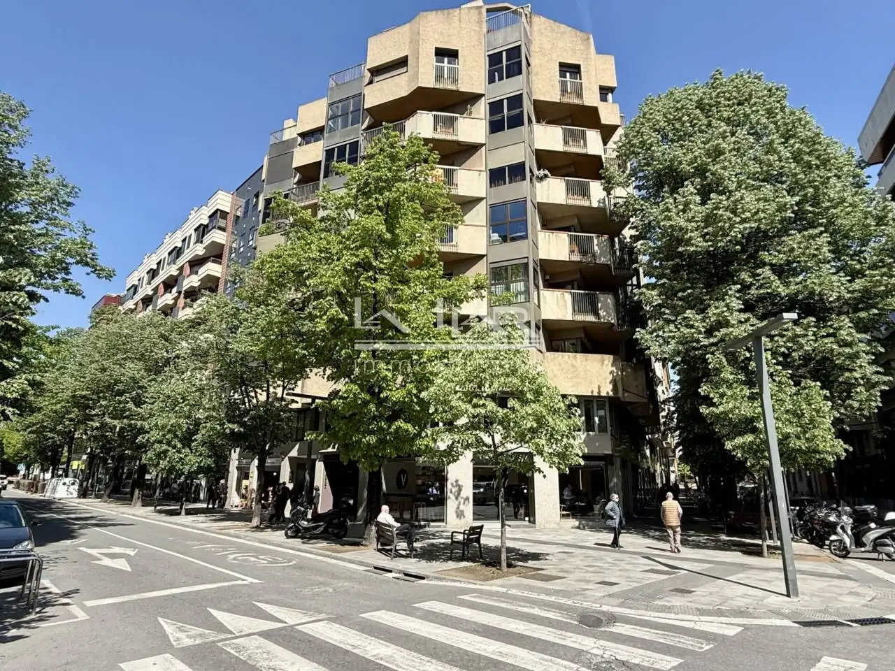 Vista exterior de Oficina en venta en Vic con Calefacción