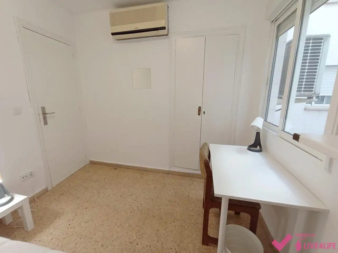 Habitación de Piso de alquiler en Burjassot con Aire acondicionado, Terraza y Amueblado