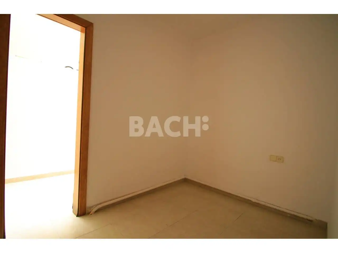 Flat for sale in Vic  with Heating and Balcony