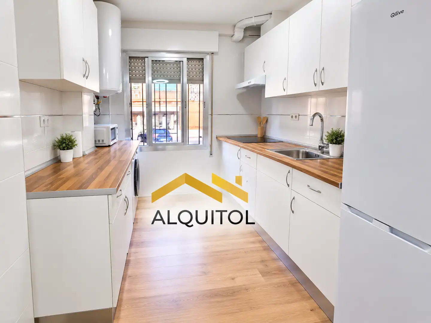 Kitchen of Flat for share in Toledo  with Heating, Parquet flooring and Washing machine