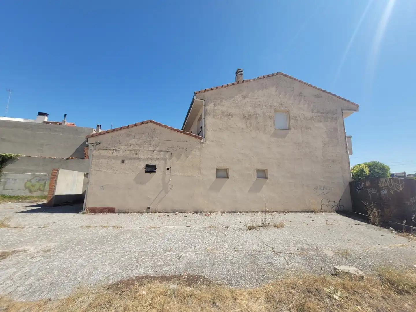 Vista exterior de Casa o xalet en venda en Cuéllar amb Aire condicionat, Calefacció i Terrassa
