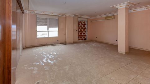 Foto 2 de Piso en venta en Av Reyes Católicos, Villarrobledo, Albacete