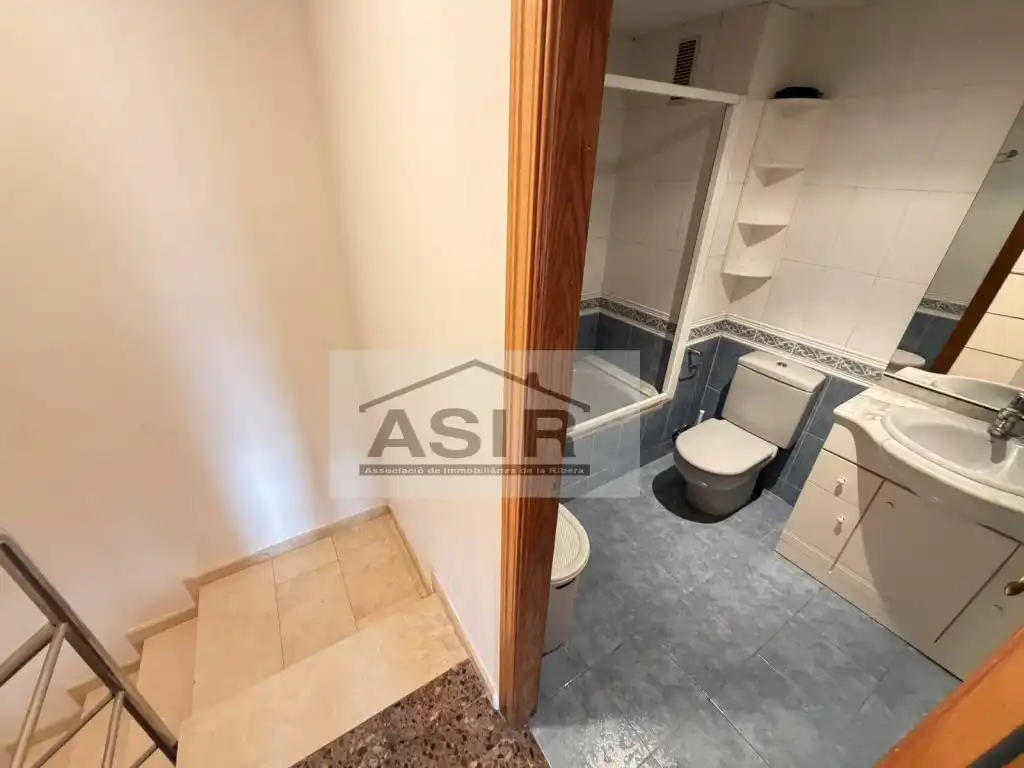Bathroom of Study for sale in Alzira  with Air Conditioner