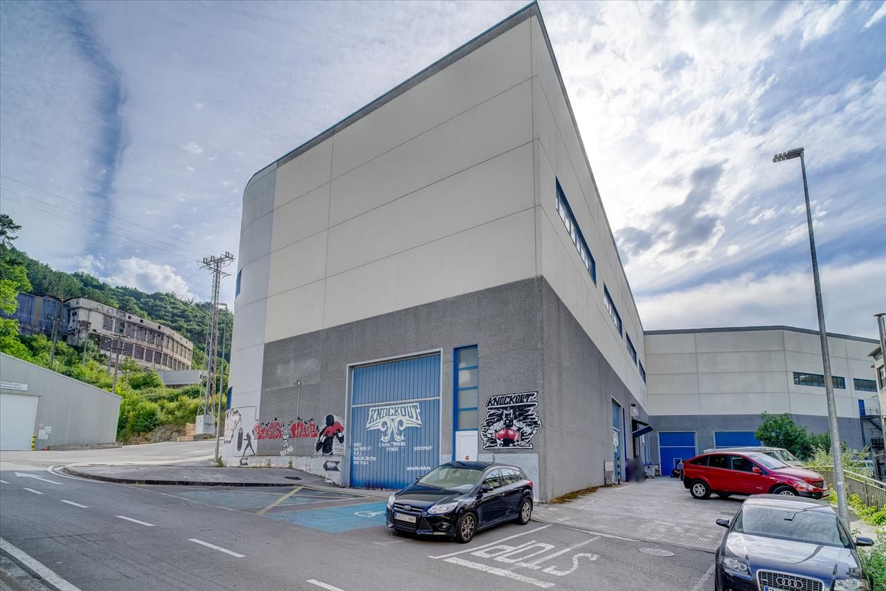 Industrial buildings for sale in Mallabia, Ermua