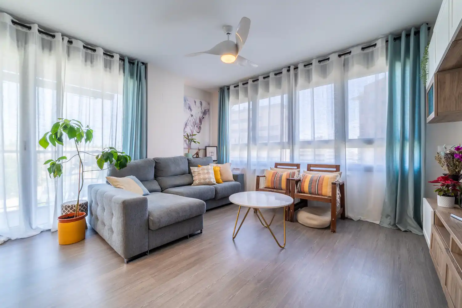 Living room of Flat for sale in Tres Cantos  with Air Conditioner, Heating and Private garden