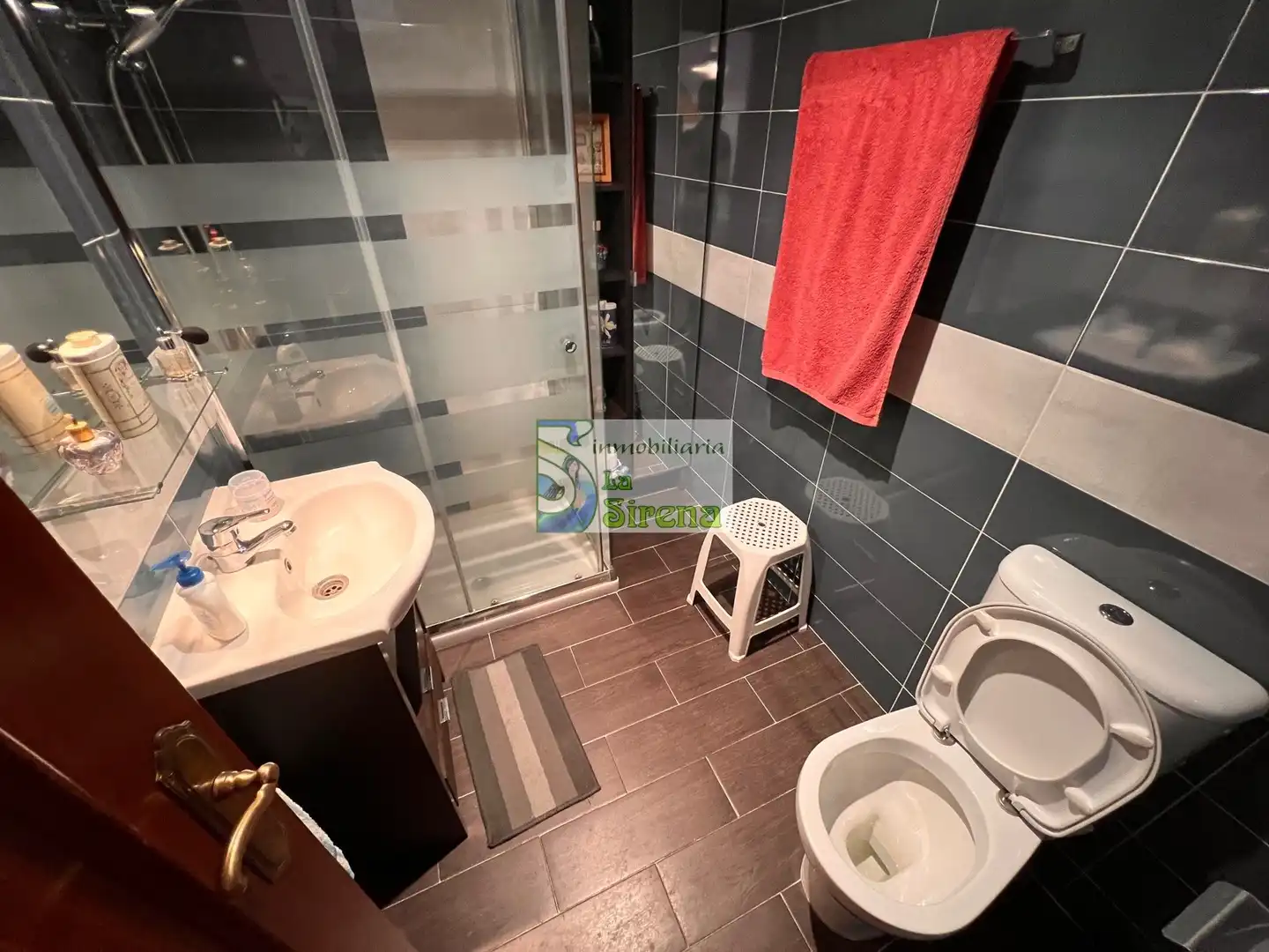 Baño de Piso en venta en Castro-Urdiales con Calefacción, Terraza y Amueblado