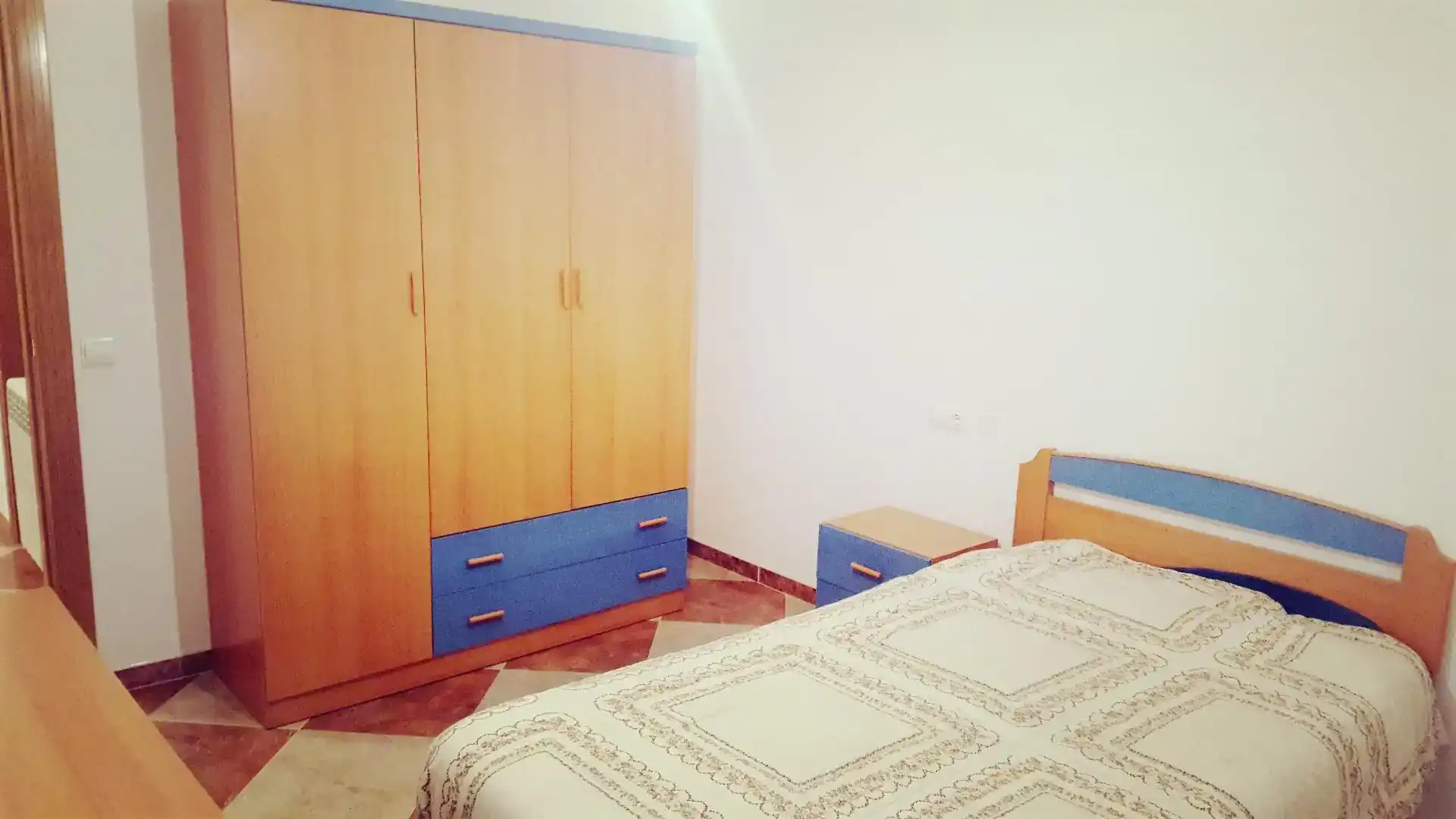 Dormitori de Casa adosada en venda en Baza amb Forn, Rentadora i Microones