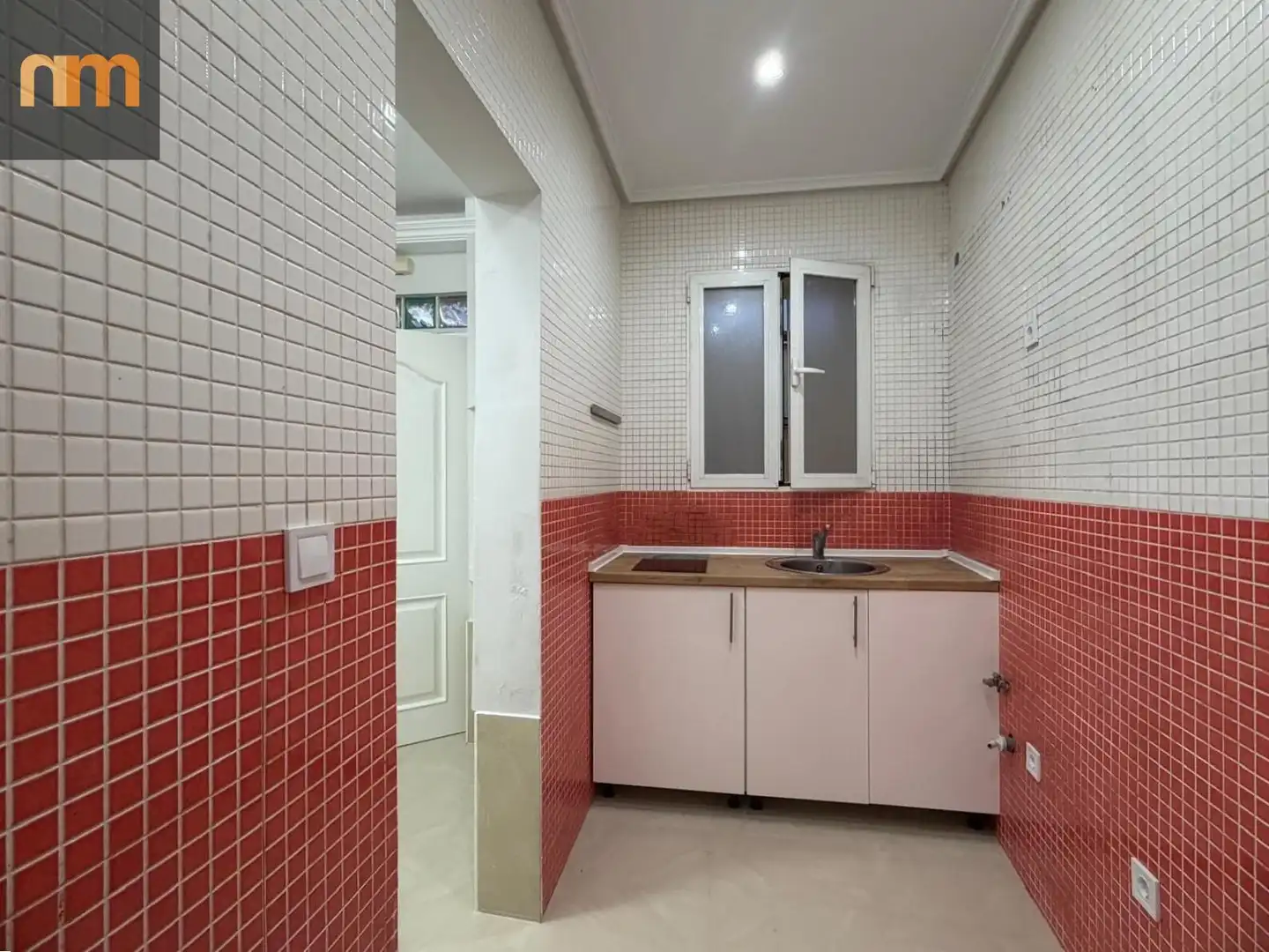 Bathroom of Ground floor for sale in Madrid  with Air Conditioner and Heating