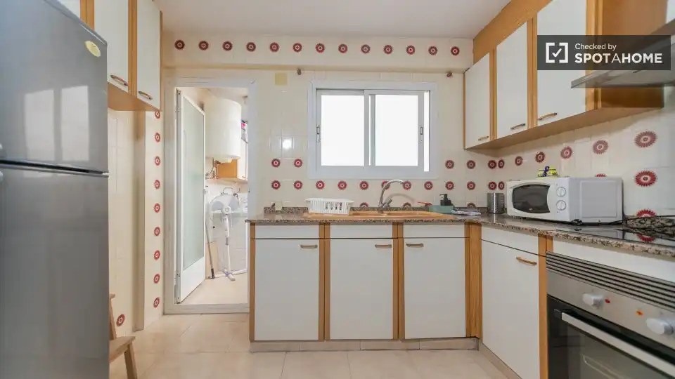 Kitchen of Flat for rent in Camins al Grau