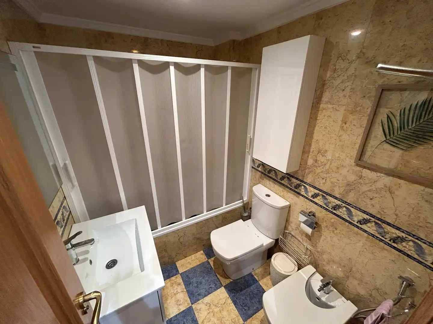 Bathroom of Flat for sale in Crevillent  with Air Conditioner, Furnished and Balcony