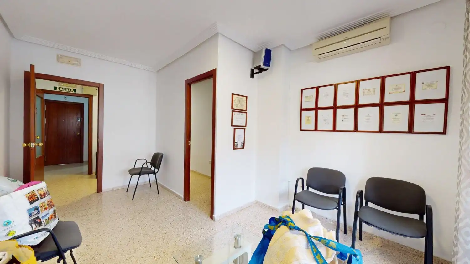 Office for rent in Montequinto  with Air Conditioner and Terrace