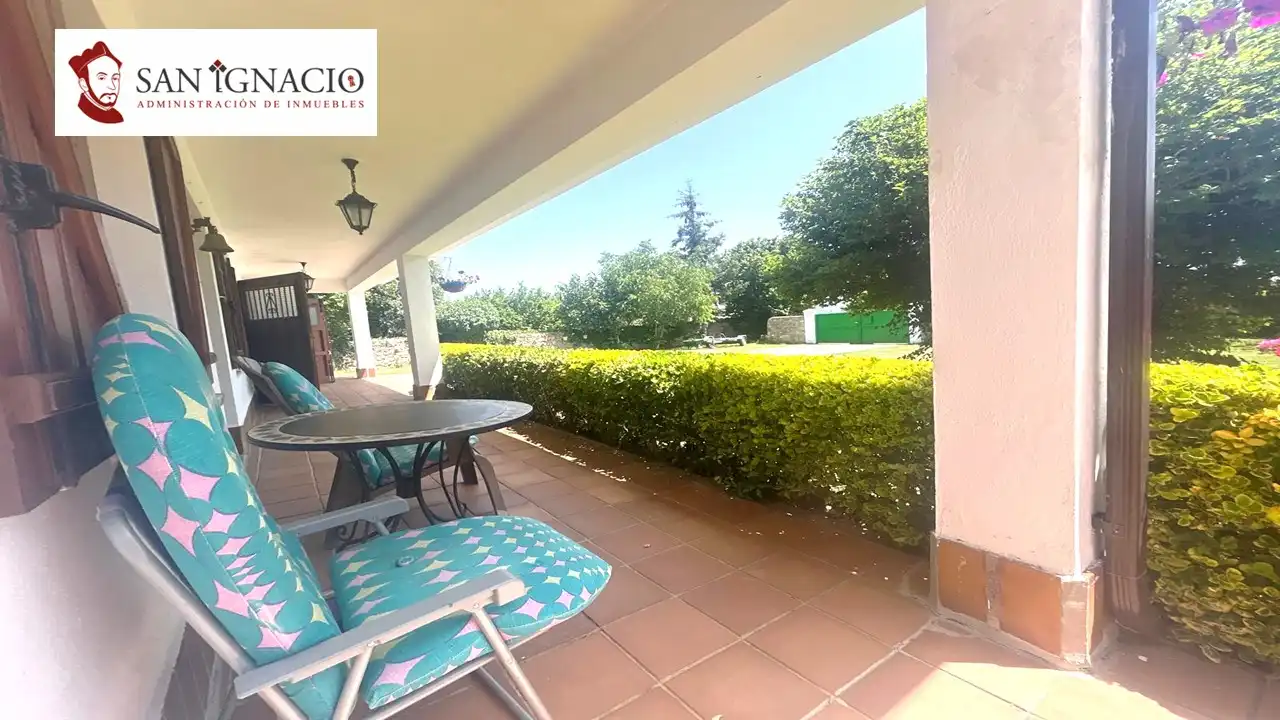 Terrassa de Casa o xalet en venda en Merindad de Montija amb Calefacció, Jardí privat i Moblat