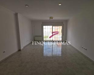 Living room of Flat for sale in Cervera  with Heating, Parquet flooring and Terrace