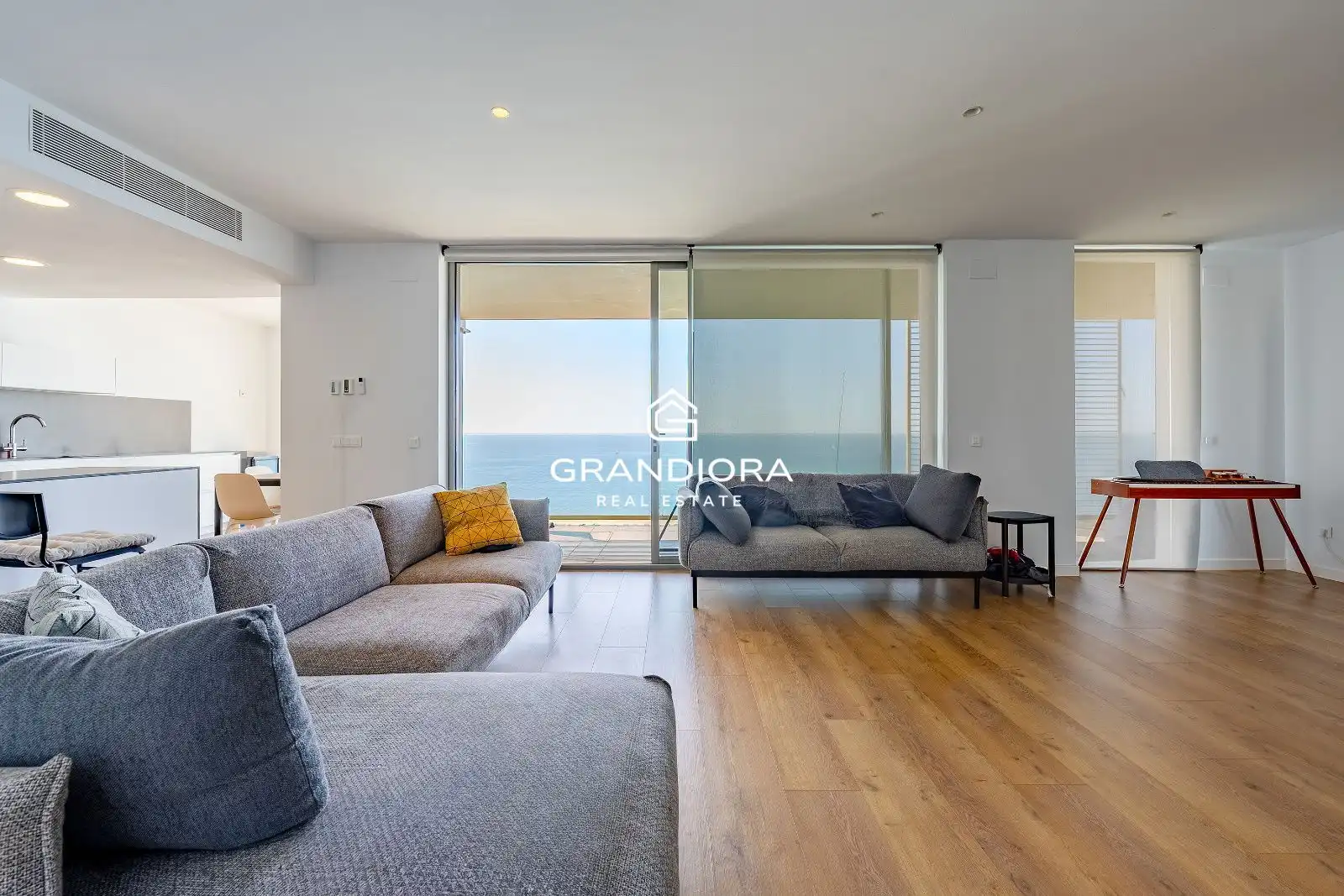 Living room of Attic for sale in Mataró  with Air Conditioner, Terrace and Swimming Pool
