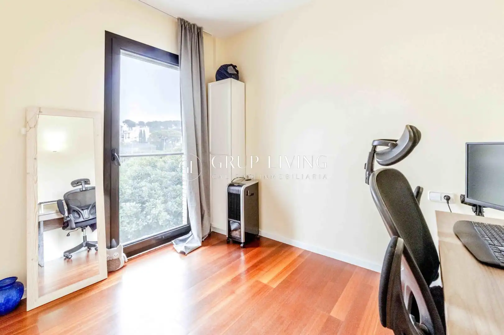 Bedroom of Flat for sale in Sitges  with Air Conditioner, Heating and Parquet flooring