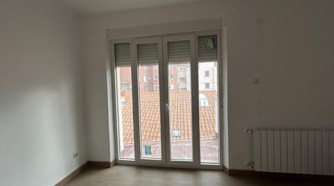 Foto 2 de Piso de alquiler en Subida Gurugu, Puerto Chico, Cantabria