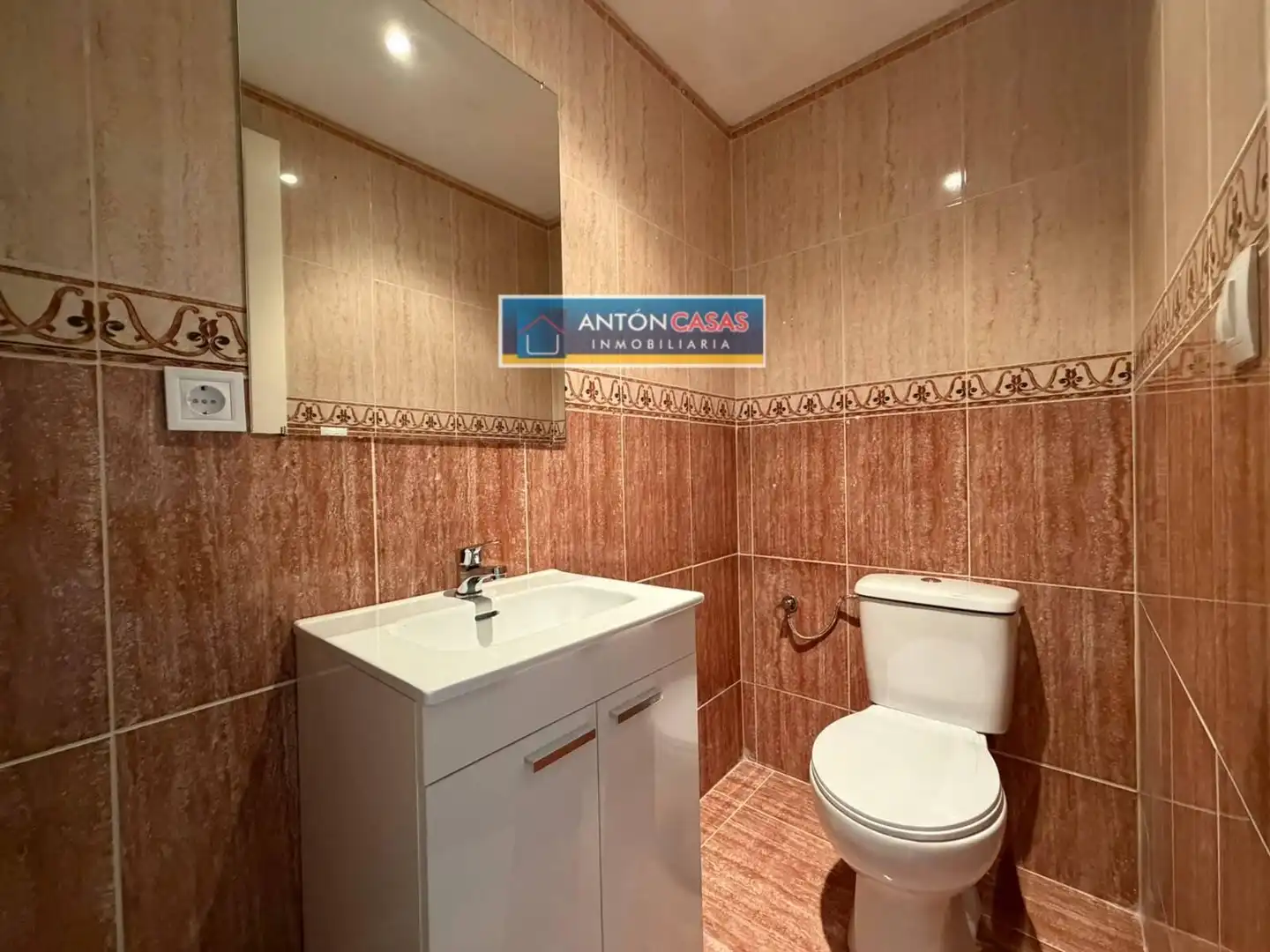 Bathroom of Flat for sale in Petrer  with Air Conditioner, Parquet flooring and Furnished