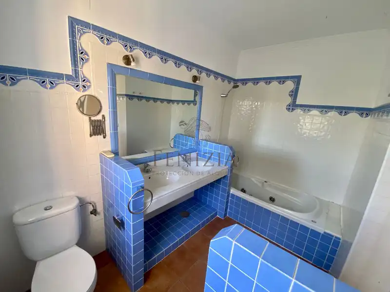 Bathroom of Detached homes for rent in El Puerto de Santa María  with Air Conditioner, Private garden and Storage room