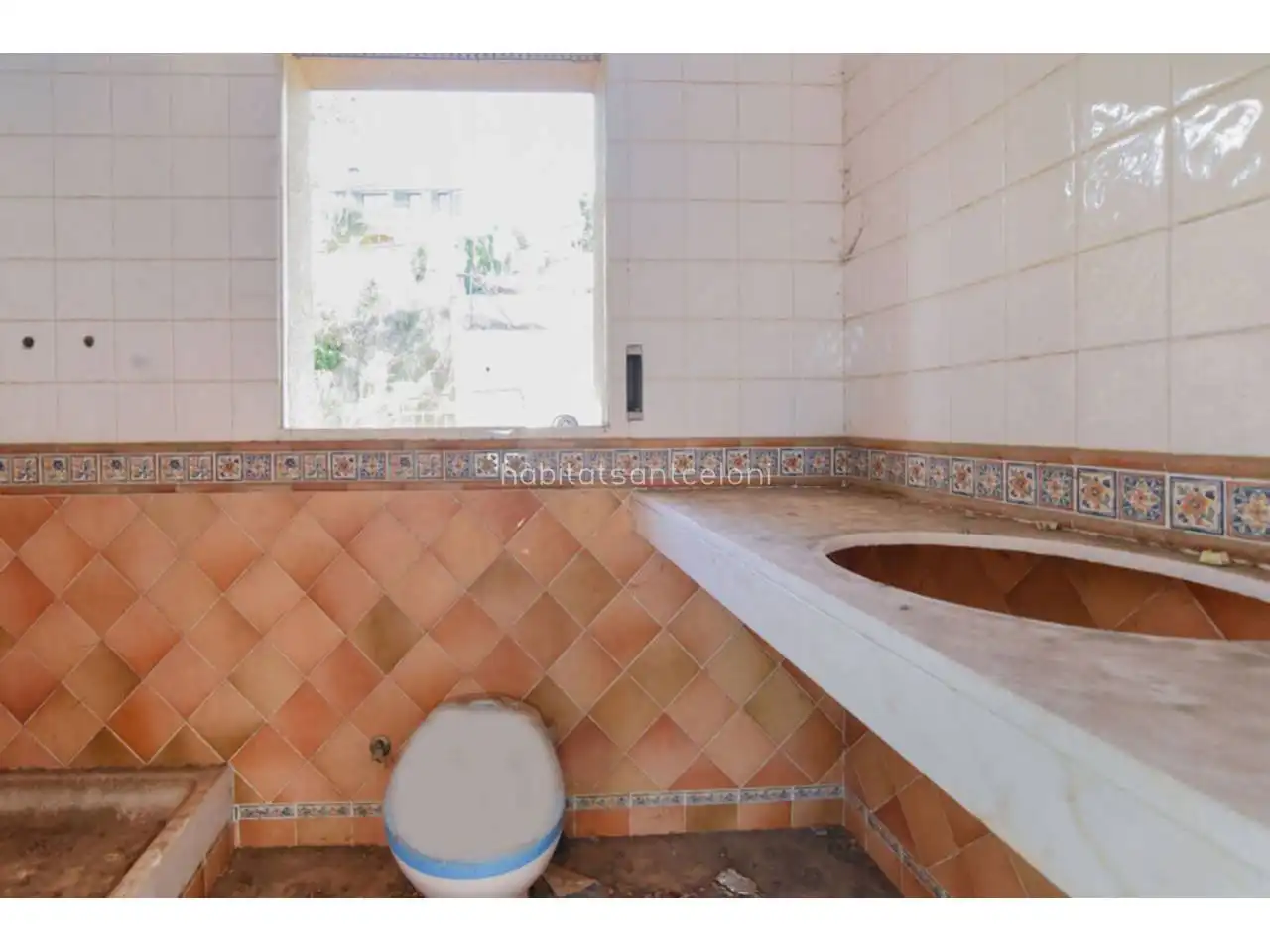 Casa con jardín en venta en Calle Baix Ebre 9, imagen 4