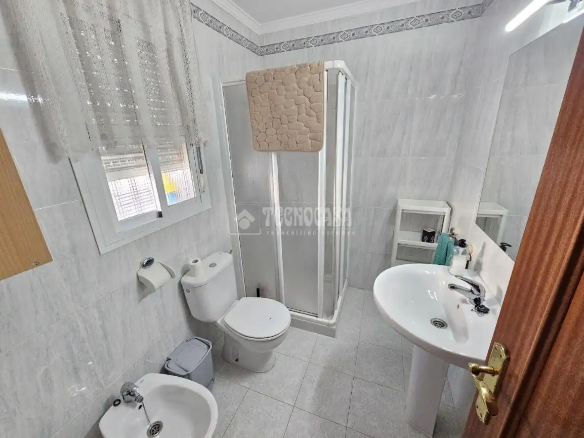 Baño de Casa adosada de alquiler en Chipiona
