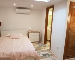 Bedroom of Flat to share in Alcalá de Henares  with Air Conditioner