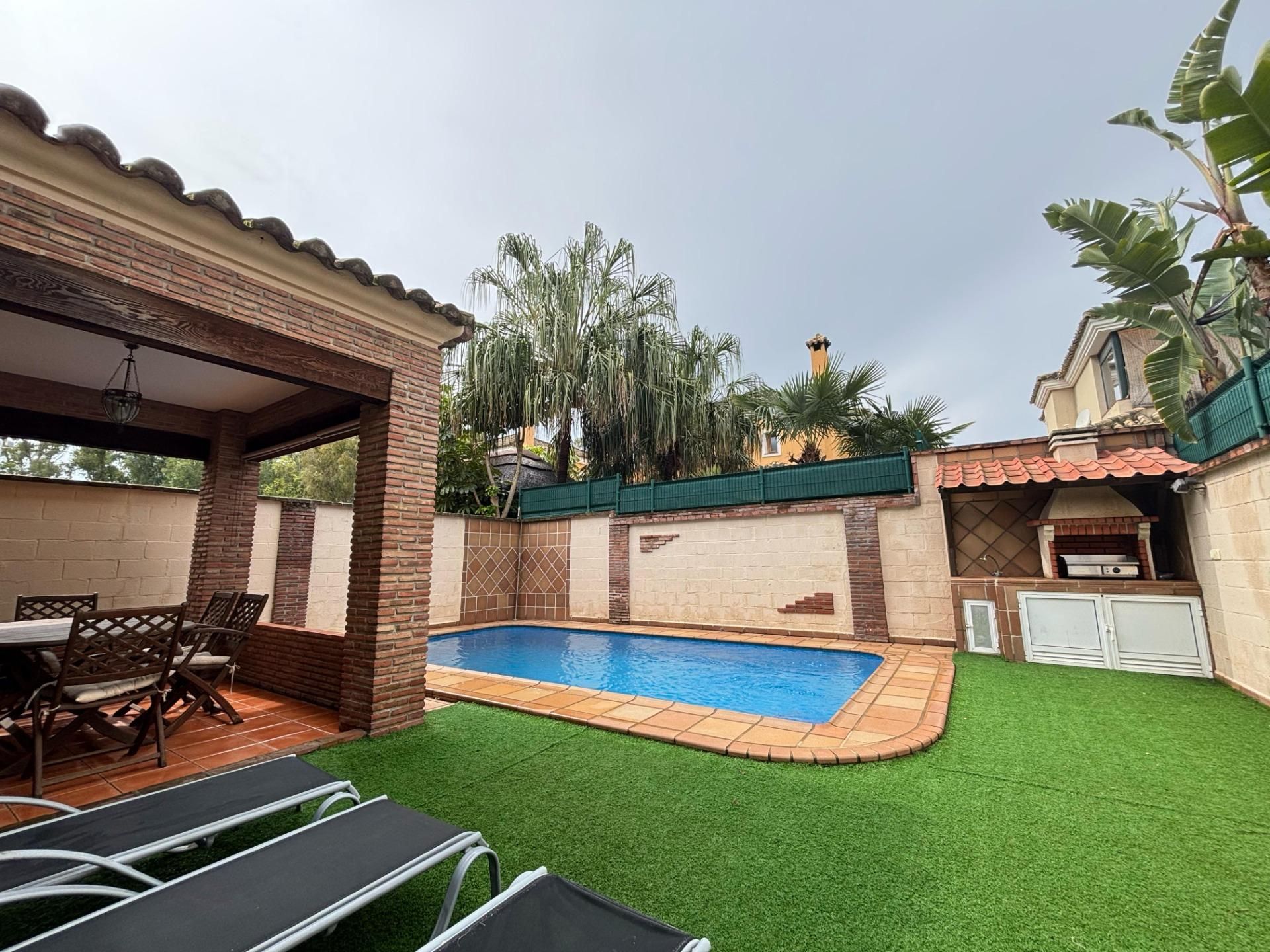 Swimming pool of House or chalet for sale in Algeciras  with Swimming Pool