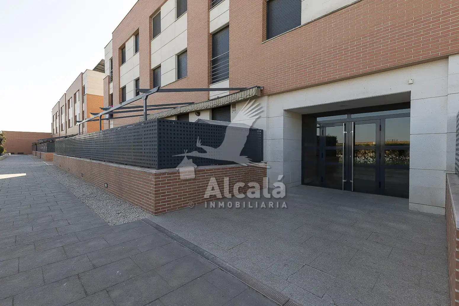 Vista exterior de Piso en venta en Alcalá de Henares con Aire acondicionado, Calefacción y Jardín privado