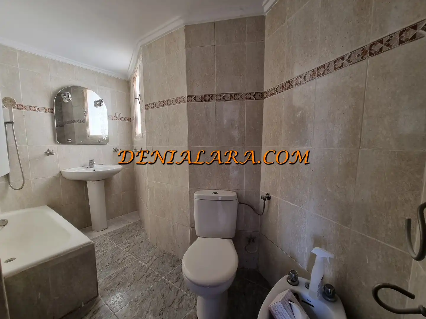 Bathroom of Flat for sale in Dénia  with Air Conditioner, Terrace and Storage room