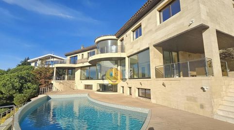 CHALET INDEPENDIENTE DE ALTO STANDING CON PISCINA PRIVADA Y VISTAS AL MAR