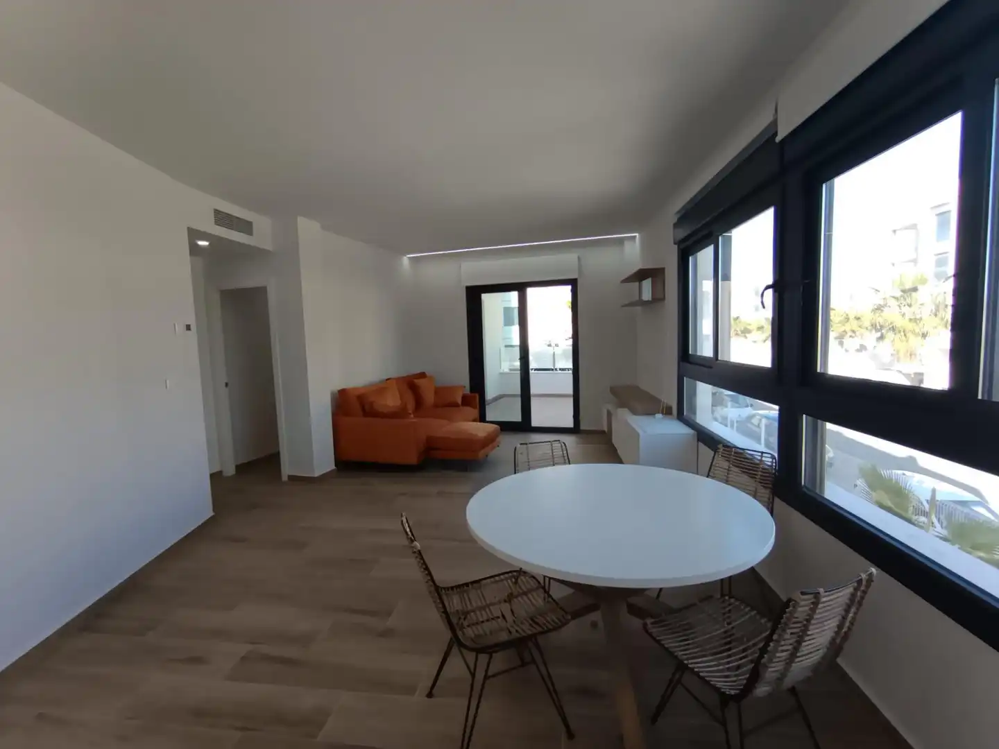 Sala d'estar de Apartament en venda en Orihuela amb Aire condicionat, Terrassa i Moblat
