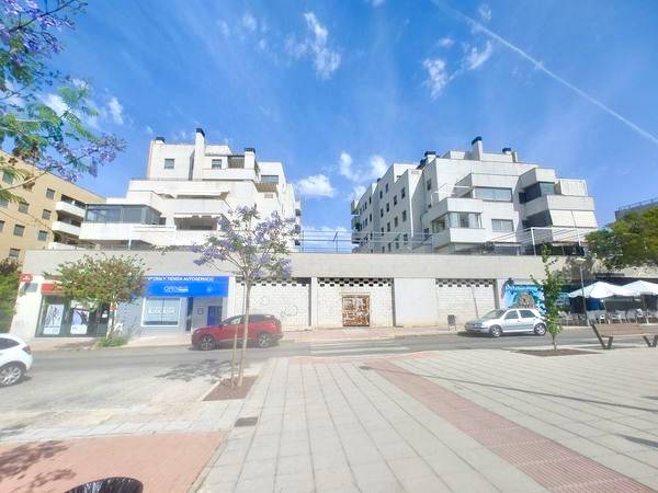 Local comercial en Venta en Avenida de la Filosofía, 20 en Nuevo Bulevar