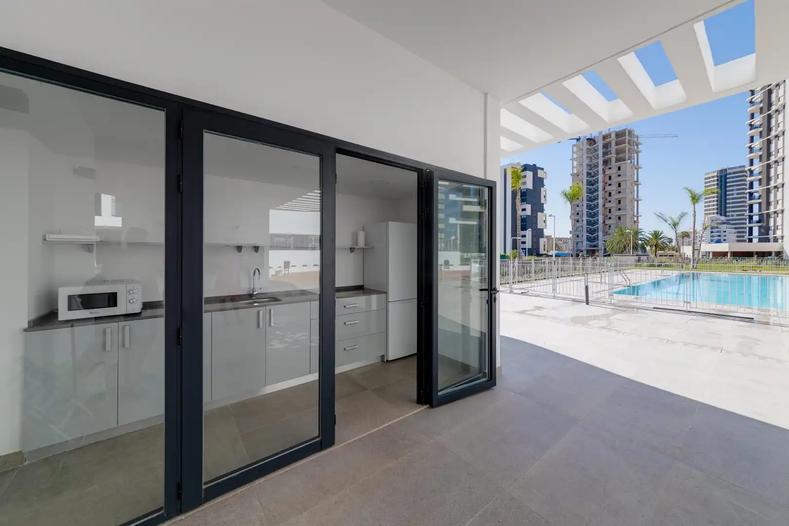 Terraza de Apartamento en venta en Calpe / Calp con Aire acondicionado, Calefacción y Jardín privado