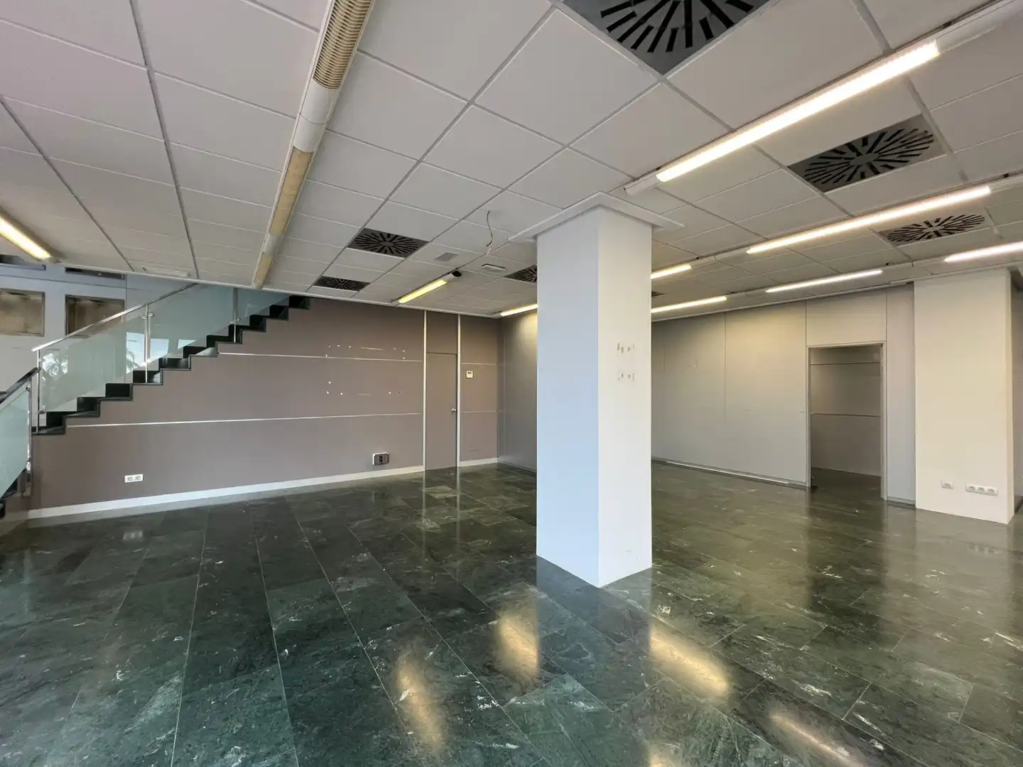 Locale commerciale in affitto a Nord, imagen 4