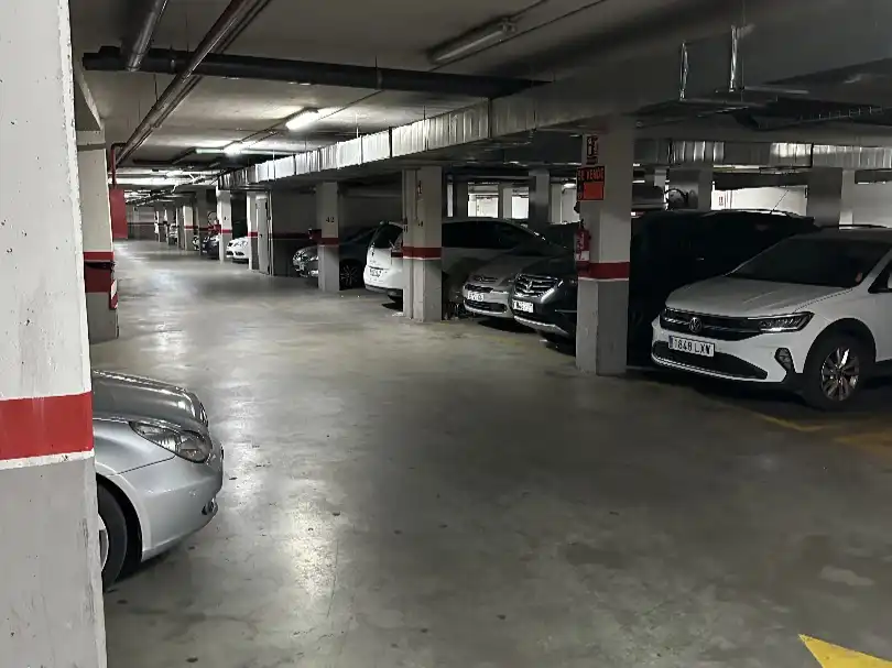 Parkplatz von Garage zur Miete in Córdoba mit Alarm