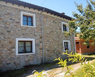 Vista exterior de Casa adosada de lloguer en Llanes amb Jardí privat, Terrassa i Moblat