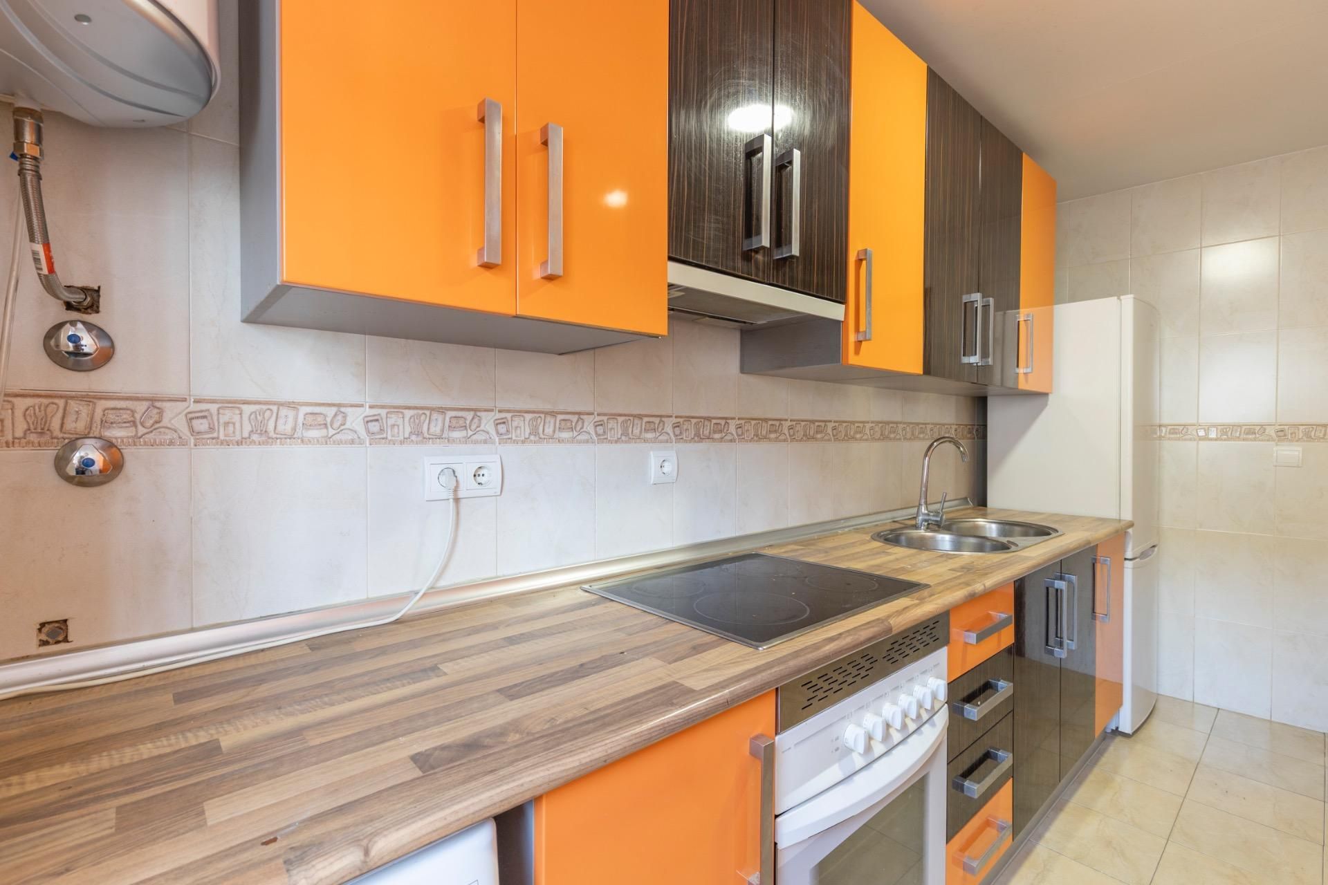 Kitchen of Flat for sale in La Zubia