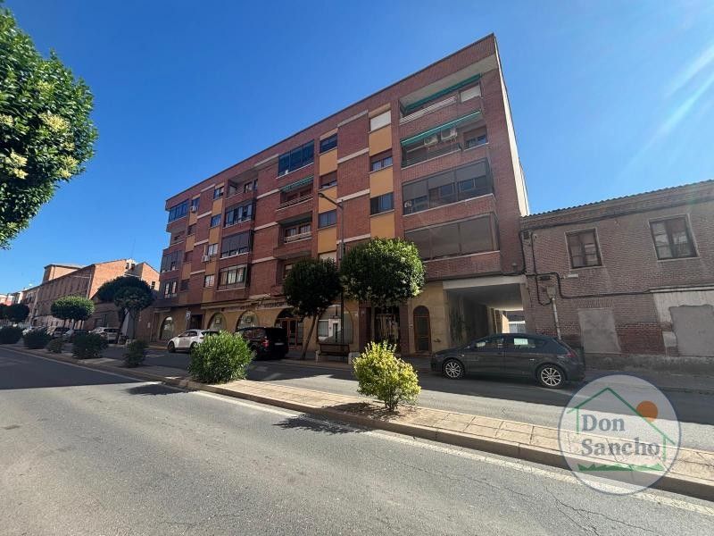 Vista exterior de Piso en venta en Medina del Campo