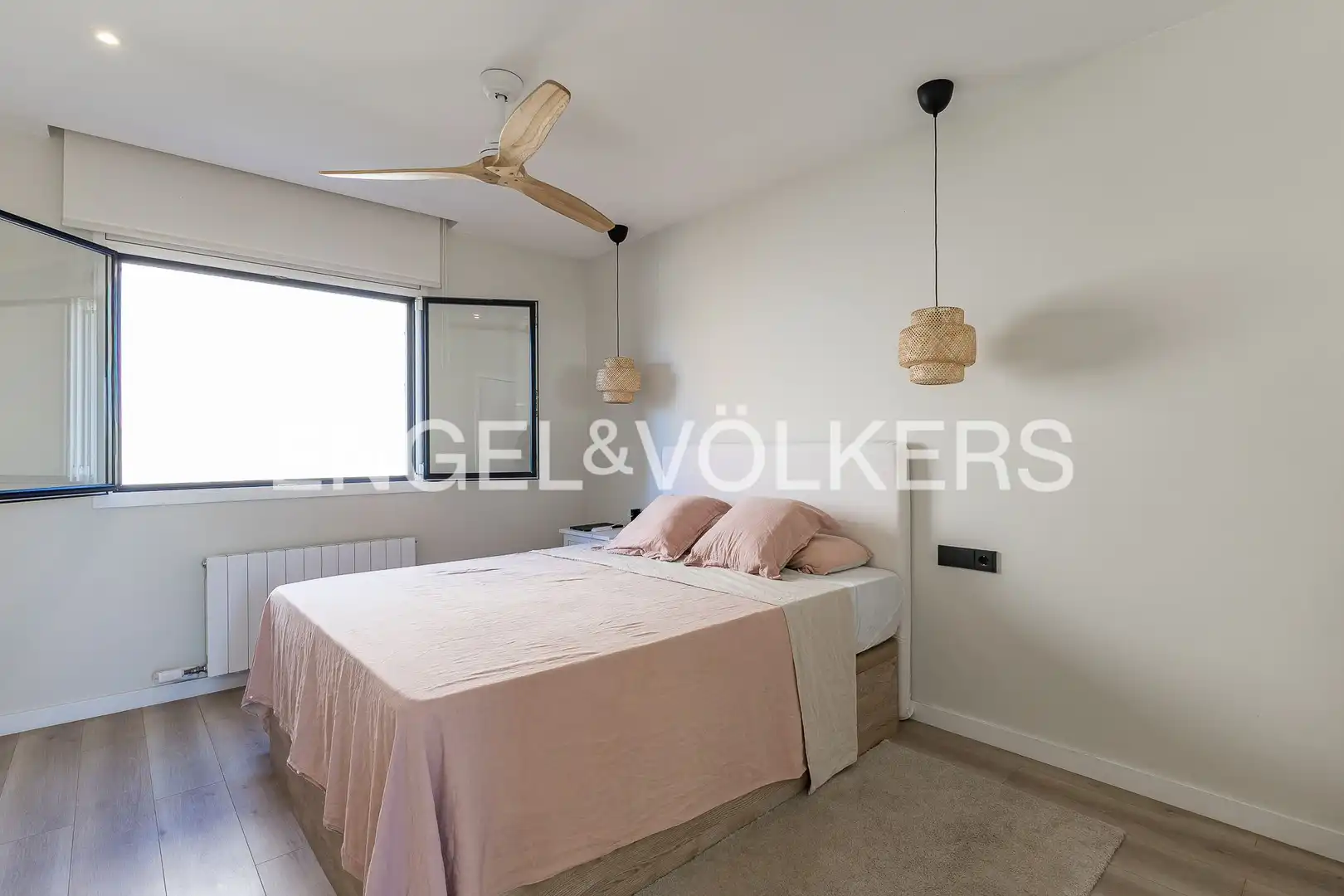 Bedroom of Houses for sale in El Vendrell  with Heating, Private garden and Parquet flooring