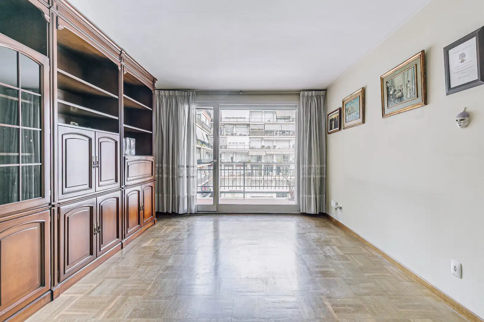 Flat with terrace for sale in Gran Via de Carles III, imagen 2