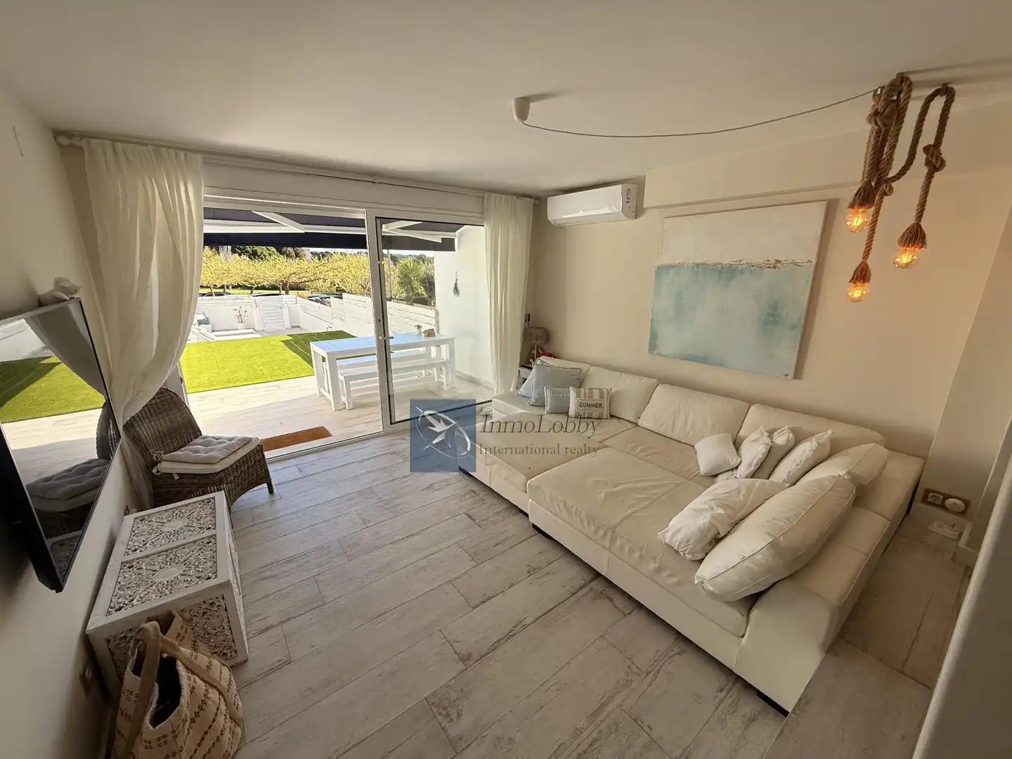 Sala d'estar de Casa o xalet de lloguer en Sant Feliu de Guíxols amb Aire condicionat i Calefacció